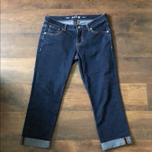 Apt. 9 Capris - Picture 3 of 4